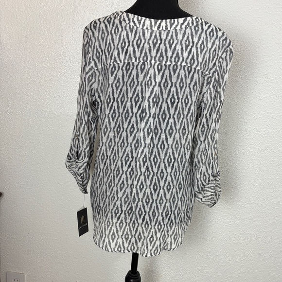 129  NWT  I. N. Studio Women's Black and White Patterned Top. SzPM - Picture 5 of 11